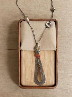 Silpada Silver Pendant Necklace with Sponge Coral accent. N1950   22” inches